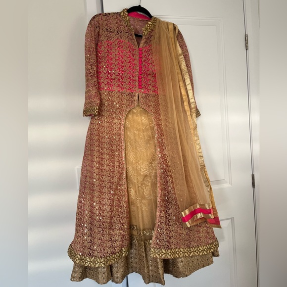 Indian traditional lengha/ sarara beautiful golden n pink combination - Picture 1 of 4